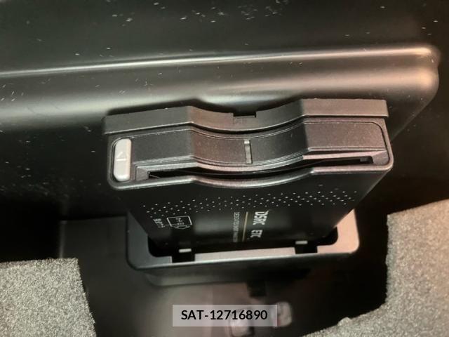 Mercedes Benz A-CLASS 2017-06 7020856-16
