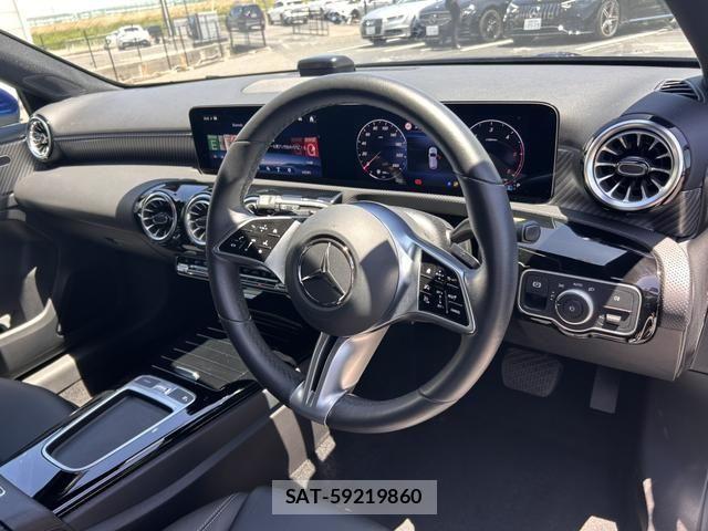 Mercedes Benz A-CLASS 2025-01 7020853-1