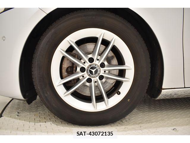 Mercedes Benz A-CLASS 2019-11 7059420-21