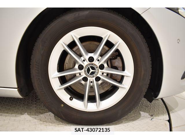 Mercedes Benz A-CLASS 2019-11 7059420-22