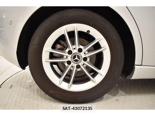 Mercedes Benz A-CLASS 2019-11 7059420-23