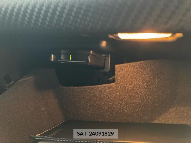 Mercedes Benz A-CLASS 2017-06 7221484-25