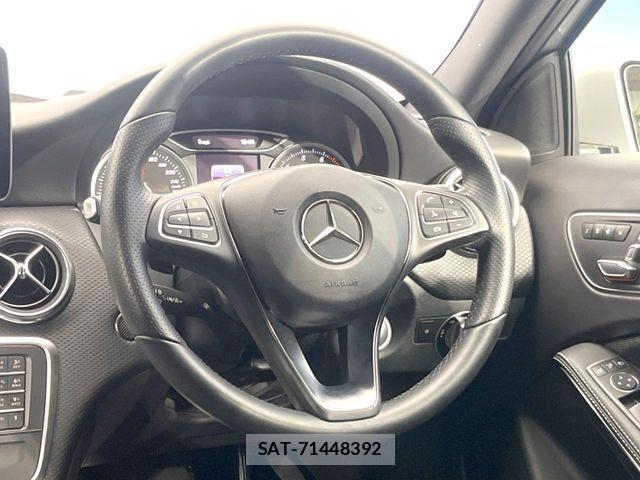 Mercedes Benz A-CLASS 2017-12 7221486-17