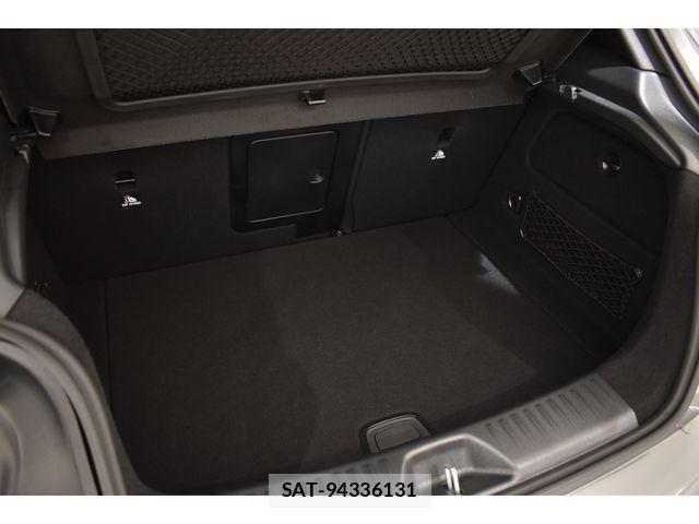 Mercedes Benz A-CLASS 2018-06 7217370-18