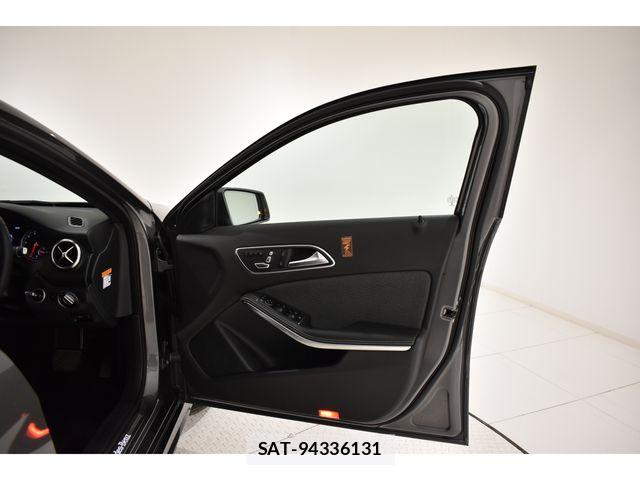 Mercedes Benz A-CLASS 2018-06 7217370-5