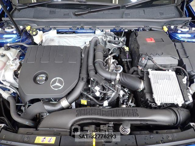 Mercedes Benz A-CLASS 2024-10 7221493-27