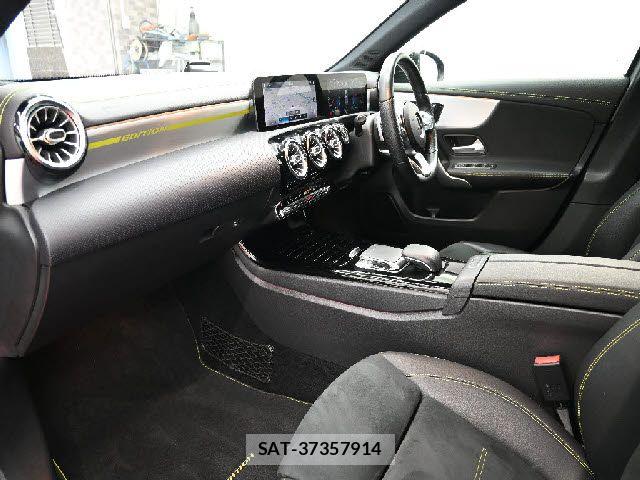 Mercedes Benz A-CLASS 2018-12 7221488-1