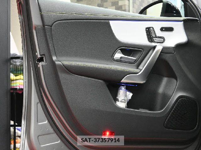Mercedes Benz A-CLASS 2018-12 7221488-21