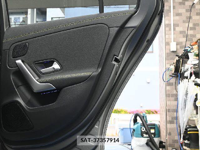 Mercedes Benz A-CLASS 2018-12 7221488-24
