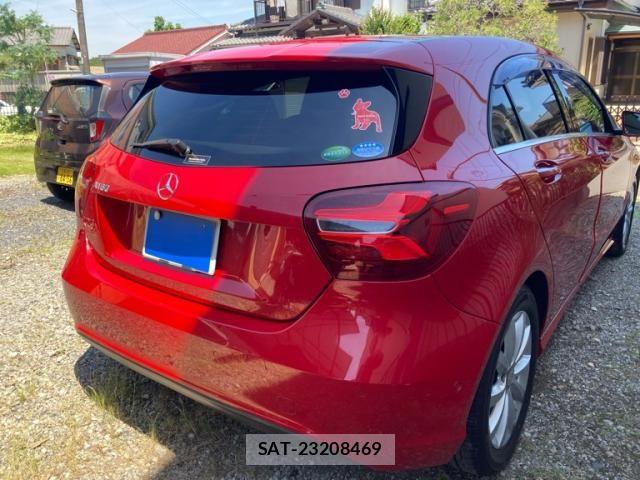 Mercedes Benz A-CLASS 2016-01 7221483-4