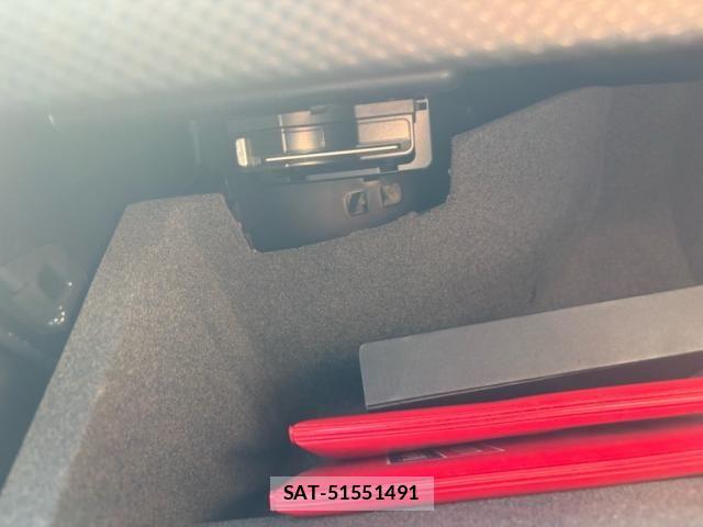 Mercedes Benz A-CLASS 2017-09 7221485-24