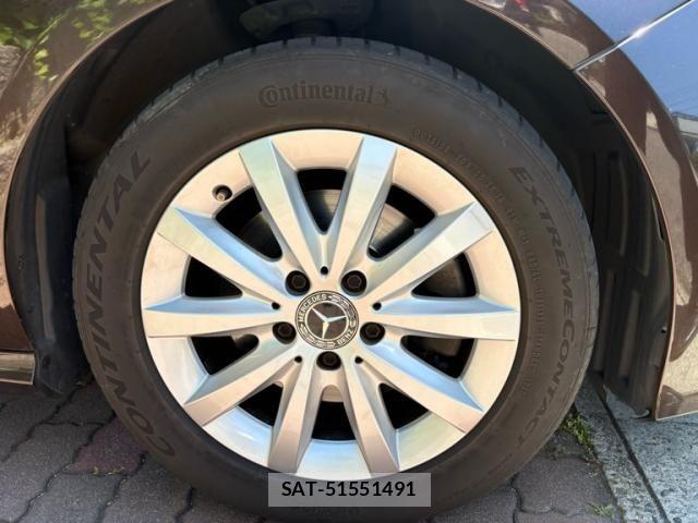 Mercedes Benz A-CLASS 2017-09 7221485-3
