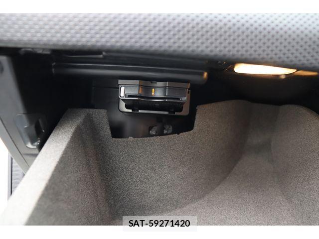 Mercedes Benz A-CLASS 2018-01 7251451-9