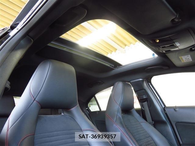 Mercedes Benz A-CLASS 2017-09 7328250-7