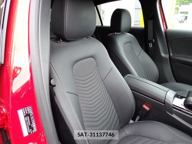 Mercedes Benz A-CLASS 2019-09 7358655-23