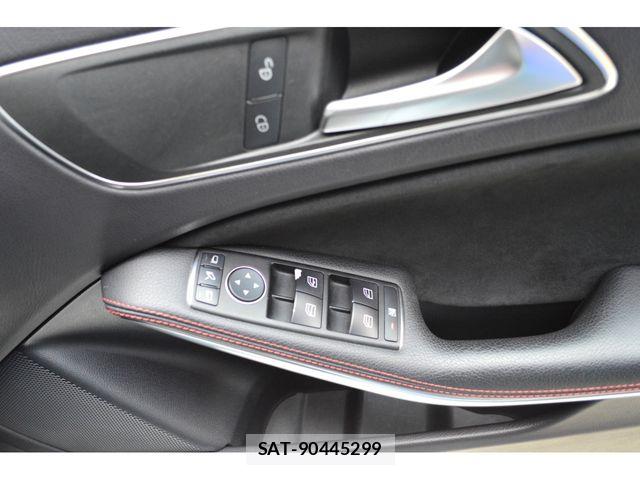 Mercedes Benz A-CLASS 2015-04 7455632-21