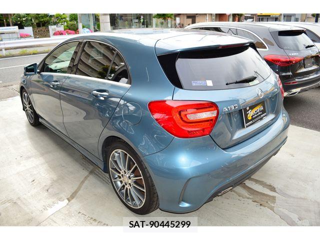 Mercedes Benz A-CLASS 2015-04 7455632-4