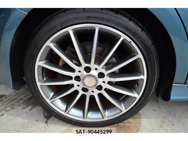 Mercedes Benz A-CLASS 2015-04 7455632-8