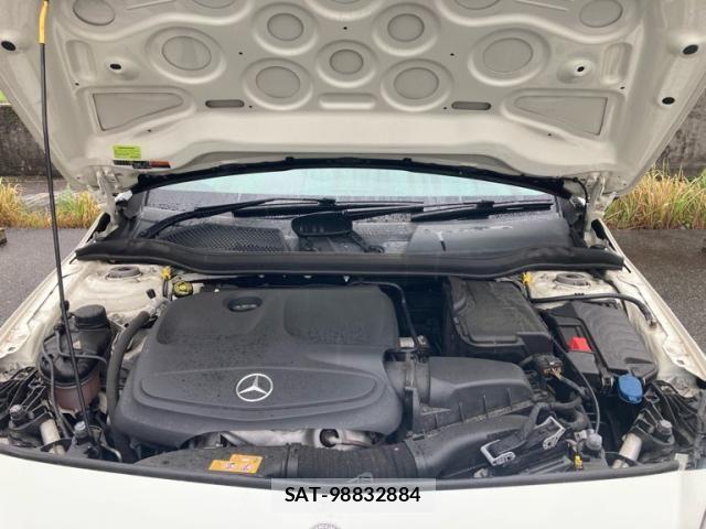Mercedes Benz A-CLASS 2017-11 7455630-16