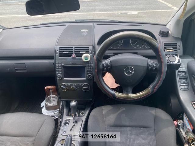 Mercedes Benz A-CLASS 2009-03 7501422-11