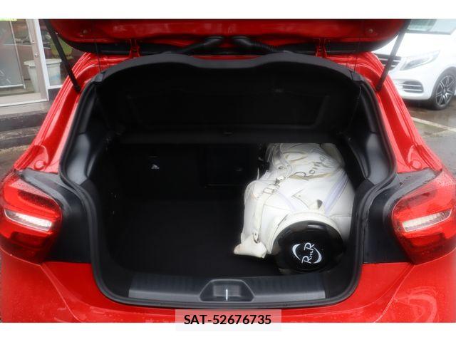 Mercedes Benz A-CLASS 2018-01 7617925-24