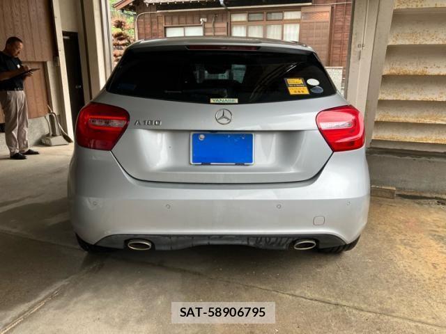Mercedes Benz A-CLASS 2013-07 7725441-4
