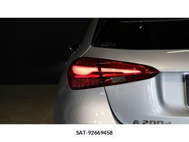 Mercedes Benz A-CLASS 2024-10 7725424-28