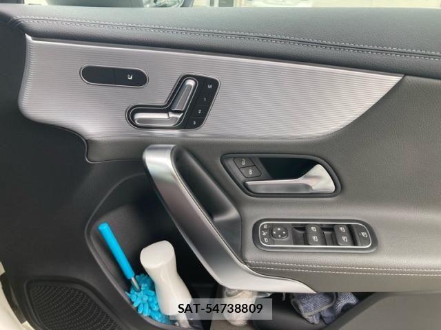 Mercedes Benz A-CLASS 2019-10 7725436-9