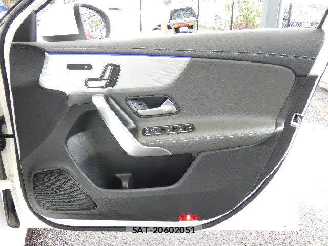 Mercedes Benz A-CLASS 2019-08 7725434-23