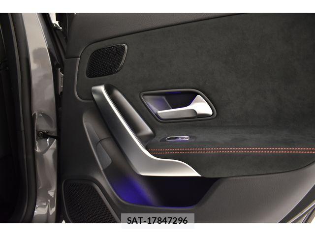Mercedes Benz A-CLASS 2025-02 8074508-12
