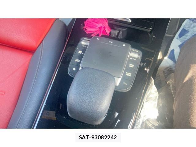 Mercedes Benz A-CLASS 2020-03 8100327-21