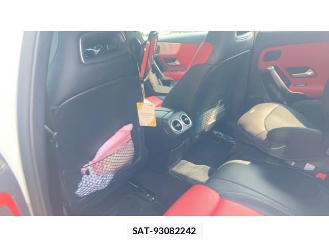 Mercedes Benz A-CLASS 2020-03 8100327-25