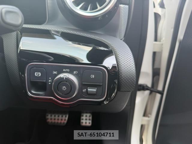 Mercedes Benz A-CLASS 2019-09 8100328-10