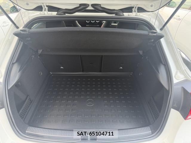 Mercedes Benz A-CLASS 2019-09 8100328-3
