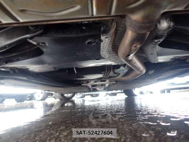 Mercedes Benz A-CLASS 2014-04 8100332-27