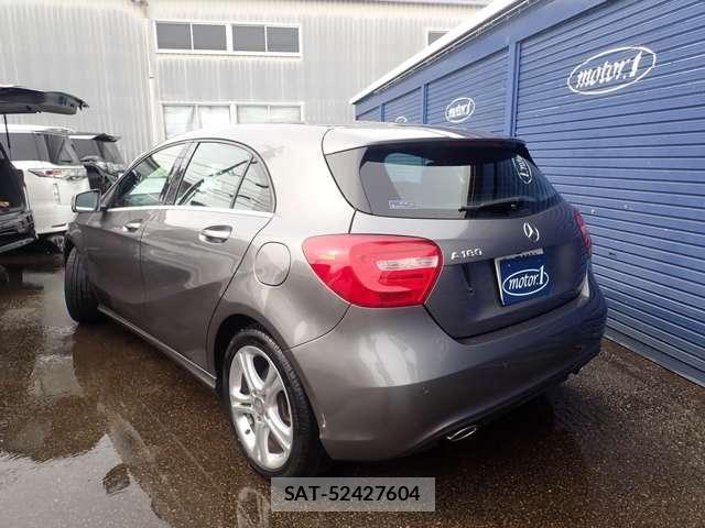 Mercedes Benz A-CLASS 2014-04 8100332-7