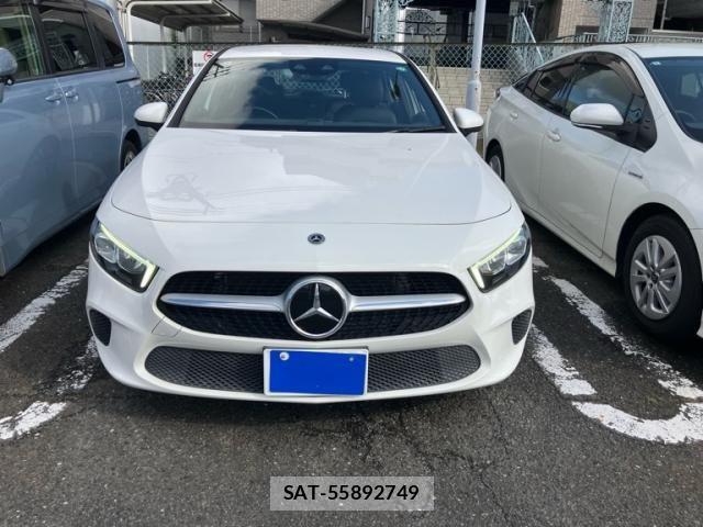 Mercedes Benz A-CLASS 2021-09 8100330-0