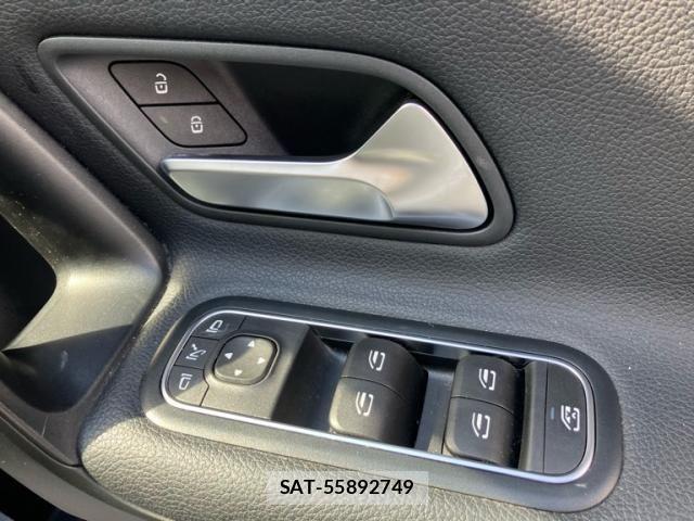 Mercedes Benz A-CLASS 2021-09 8100330-12