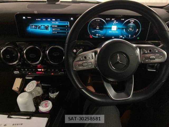 Mercedes Benz A-CLASS 2018-12 8100329-16
