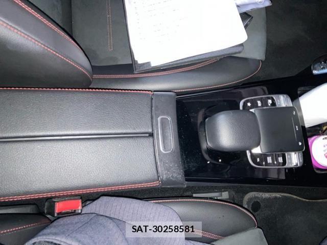 Mercedes Benz A-CLASS 2018-12 8100329-17