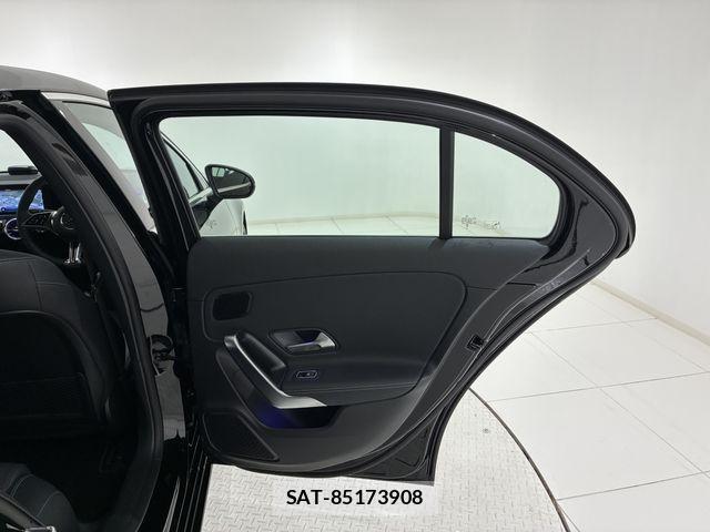 Mercedes Benz A-CLASS 2025-04 8100326-9