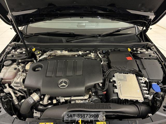 Mercedes Benz A-CLASS 2025-04 8100326-17