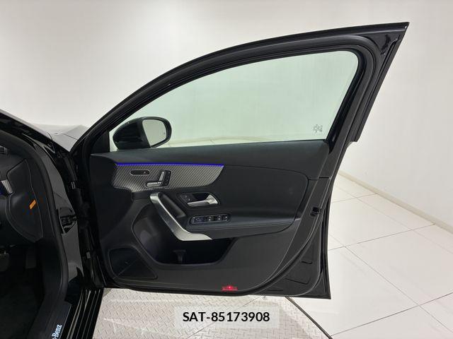Mercedes Benz A-CLASS 2025-04 8100326-5