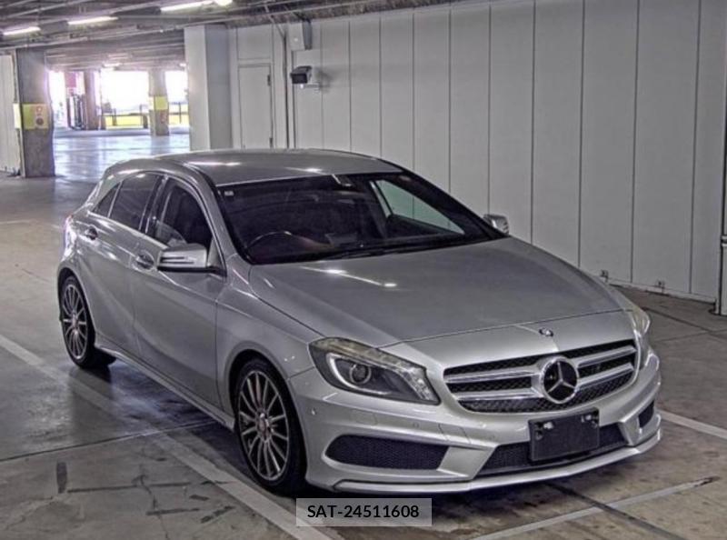 Mercedes Benz A-CLASS 2014-03 8135403-0