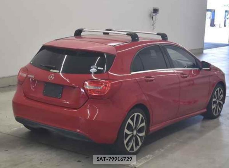 Mercedes Benz A-CLASS 2014-03 8135316-1