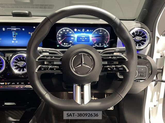 Mercedes Benz A-CLASS 2025-08 8158766-6
