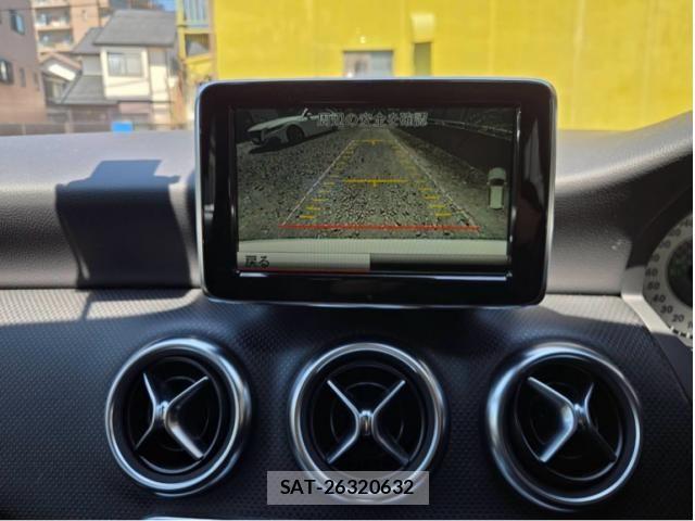 Mercedes Benz A-CLASS 2014-01 8208605-18