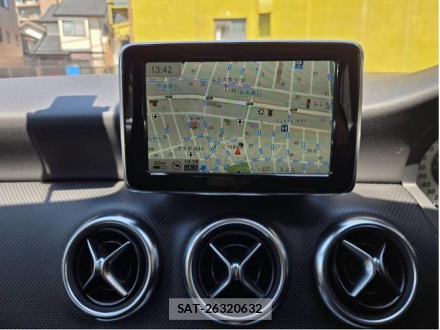 Mercedes Benz A-CLASS 2014-01 8208605-19
