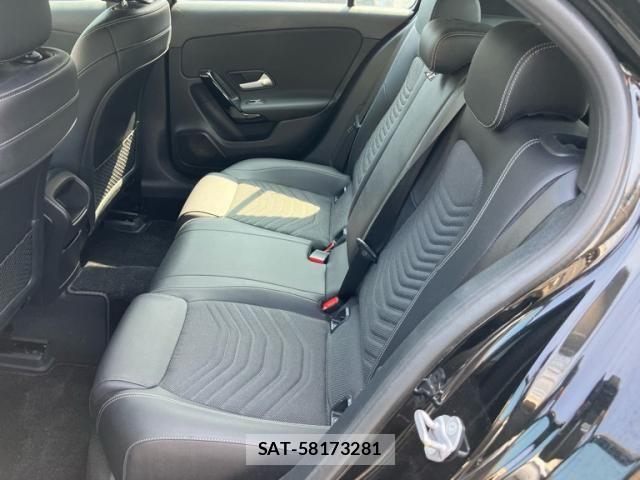 Mercedes Benz A-CLASS 2019-01 8230746-9