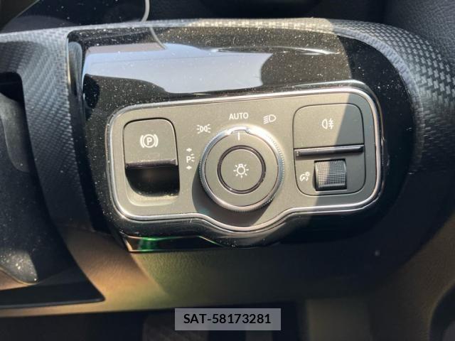 Mercedes Benz A-CLASS 2019-01 8230746-11